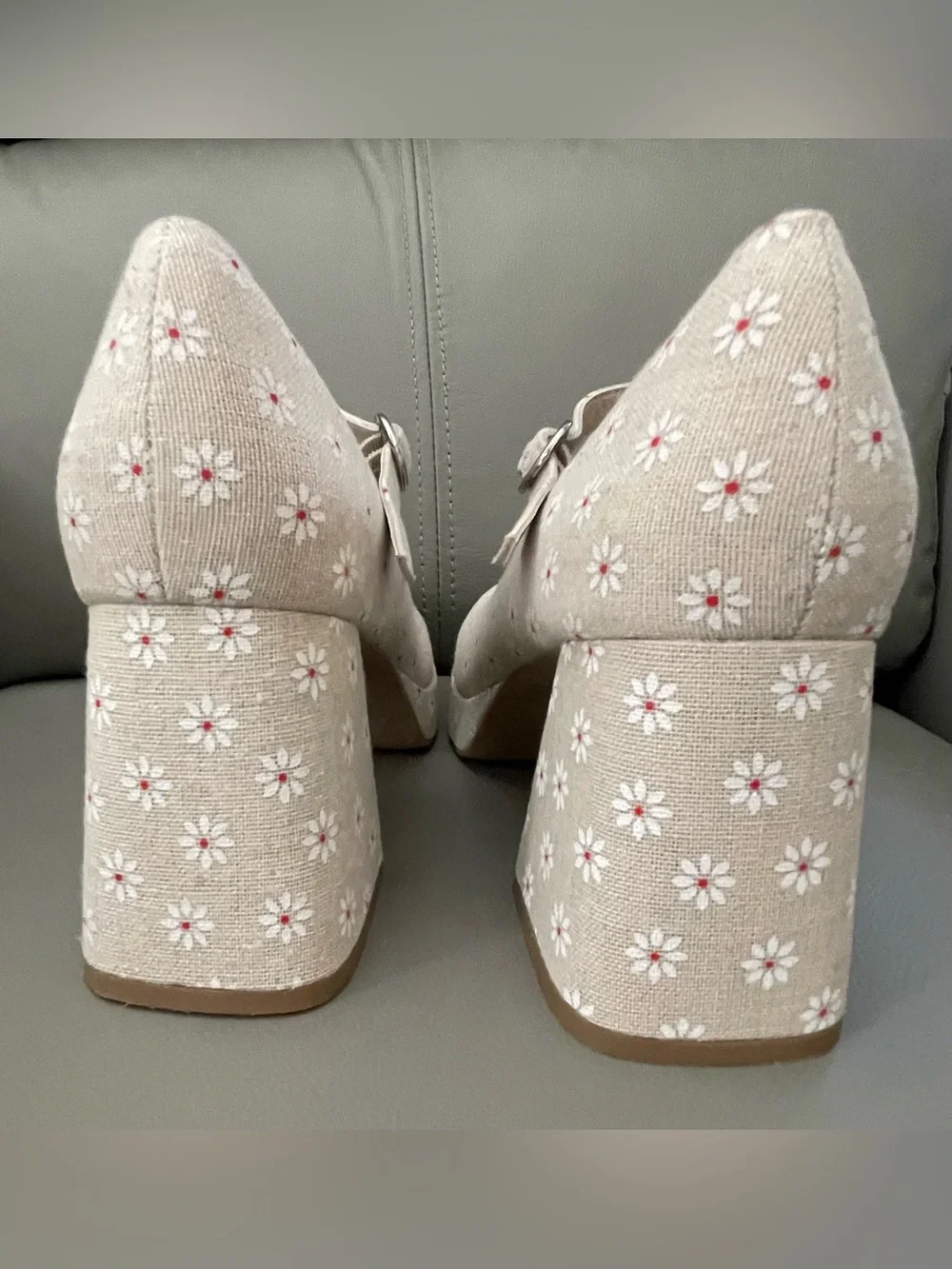 Madden Girl Mantel Floral Daisy Platform Mary Jane Heels - Size 7.5